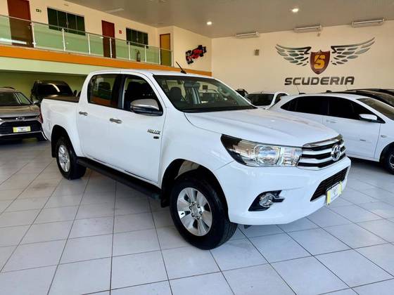 TOYOTA HILUX 2.7 SR 4X2 CD 16V FLEX 4P MANUAL TOYOTA HILUX 2.7 SR 4X2 CD 16V FLEX 4P MANUAL